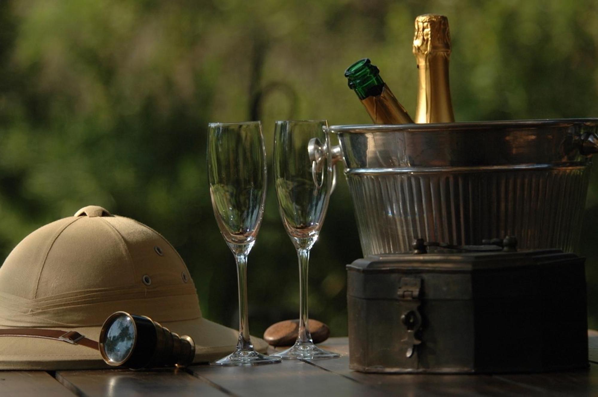 Out In Africa Wildlife Lodge Hammanskraal Exterior foto