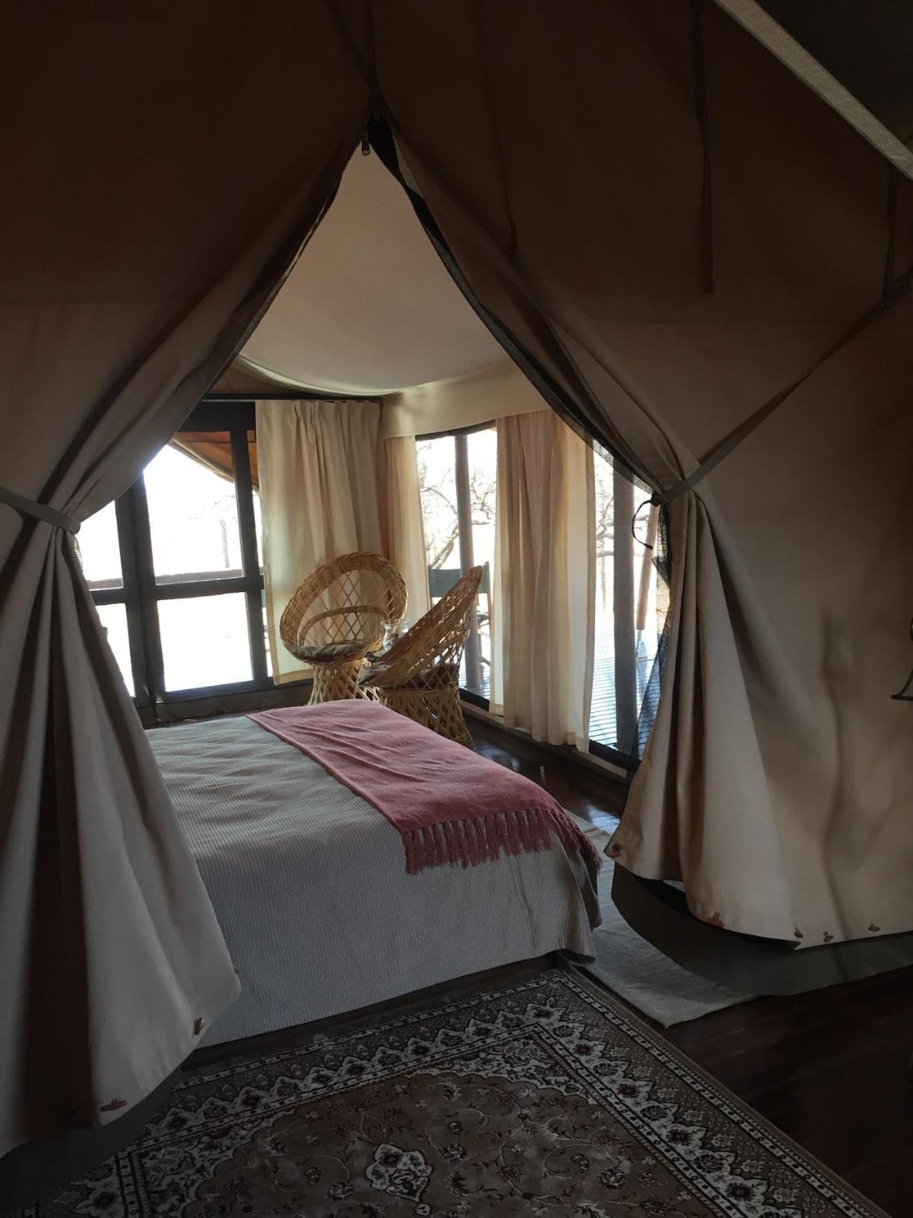 Out In Africa Wildlife Lodge Hammanskraal Exterior foto